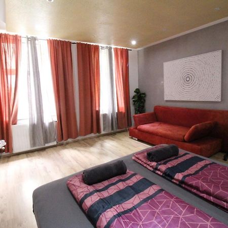 Private Triple Bedroom Rf1 Bécs Kültér fotó