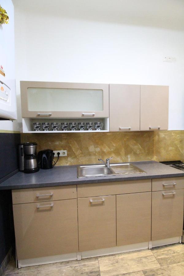 Private Triple Bedroom Rf1 Bécs Kültér fotó