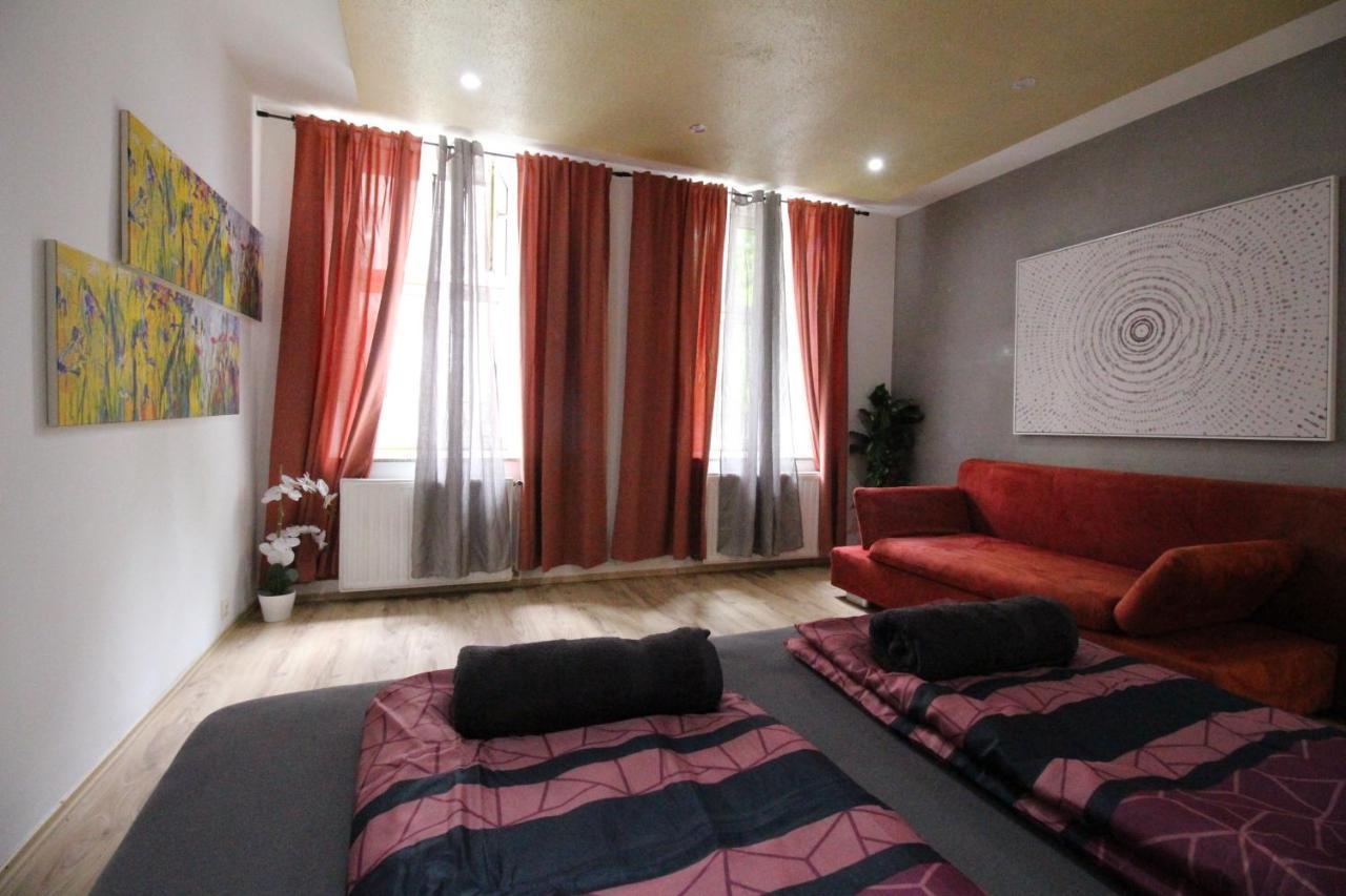 Private Triple Bedroom Rf1 Bécs Kültér fotó