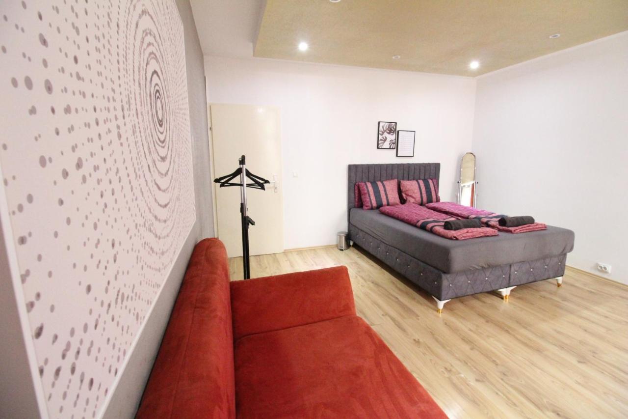 Private Triple Bedroom Rf1 Bécs Kültér fotó