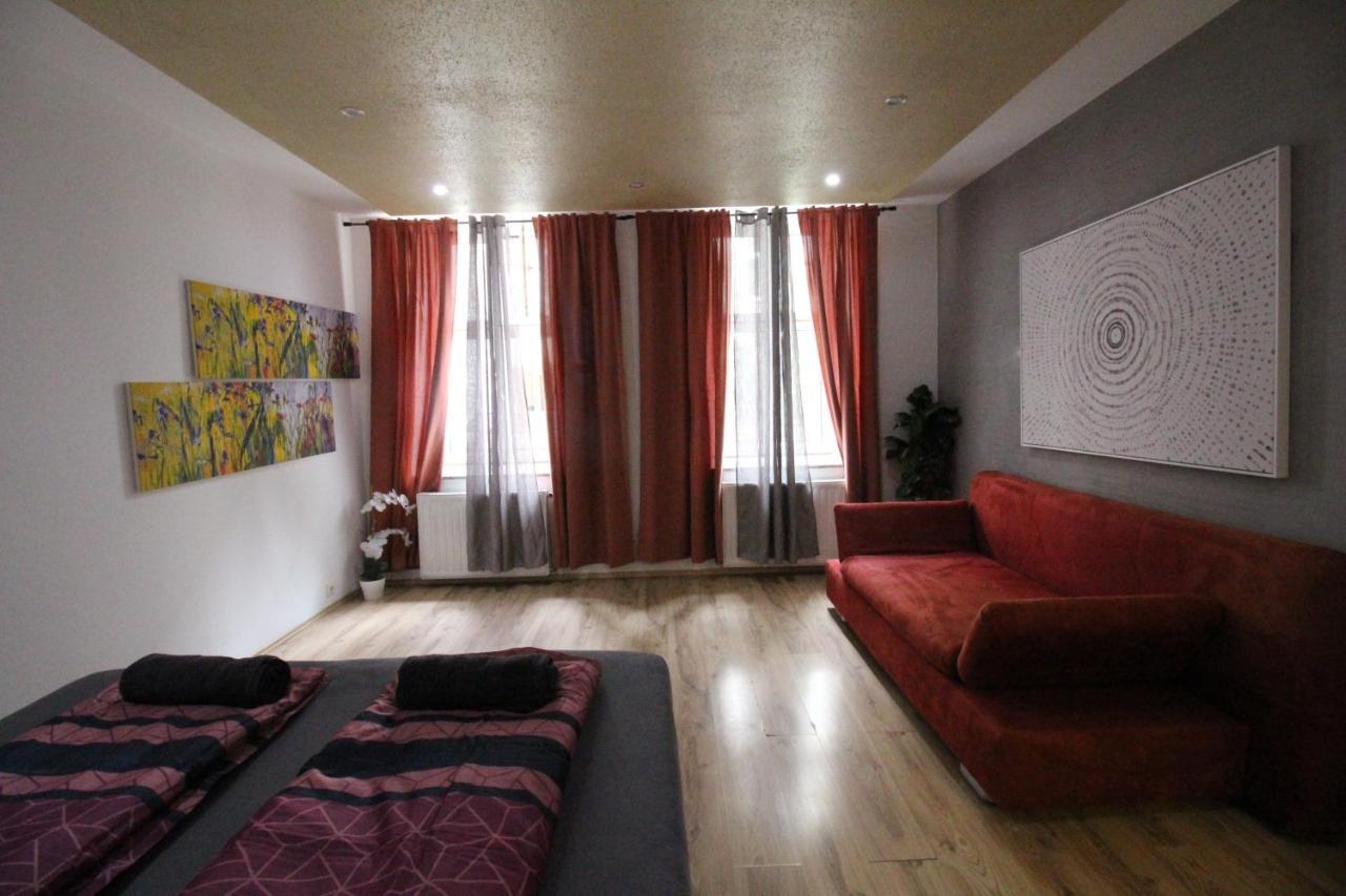 Private Triple Bedroom Rf1 Bécs Kültér fotó