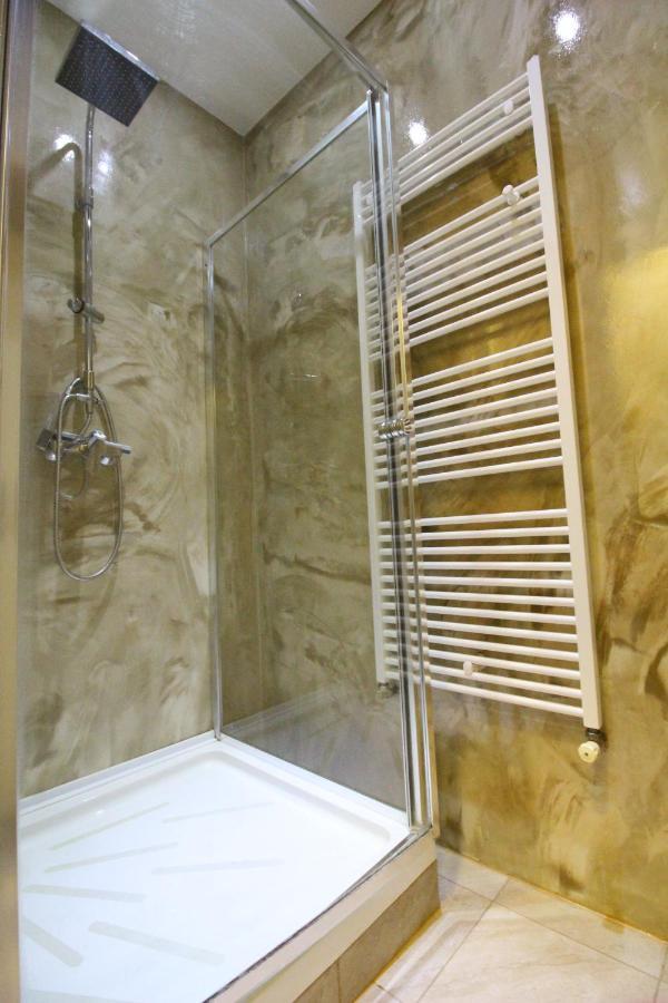 Private Triple Bedroom Rf1 Bécs Kültér fotó